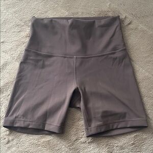 lululemon athletica Wunder Train Short 6” in JAVA
